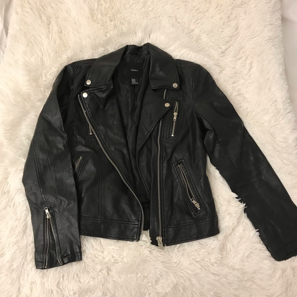 FOREVER 21 FAUX LEATHER JACKET